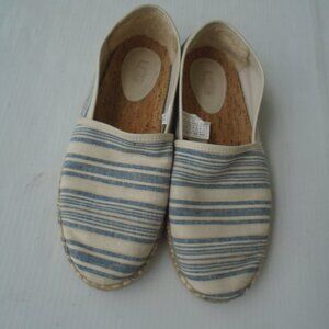 UGG Womens Espadrilles Canvas Sandals Stripes Size 9 Beige/Blue